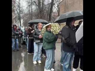 Что в Москве, что в Нижнем Новгороде люди стоят в очередях, чтобы сдать кровь пострадавшим при теракте в..