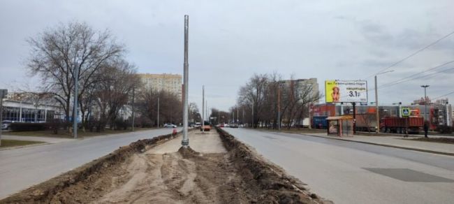 В Ростове активно ведется прокладка путей для скоростного трамвая. 
 
Основные работы ведутся в Левенцовке:..