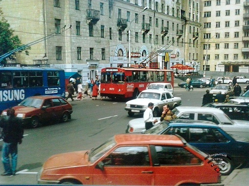 пл. Горького , конец девяностых - начало..