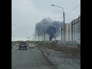 Мощный пожар в районе Волхонского шоссе 
 
Возгорание произошло в районе трех часов дня. Горит ангар площадью..