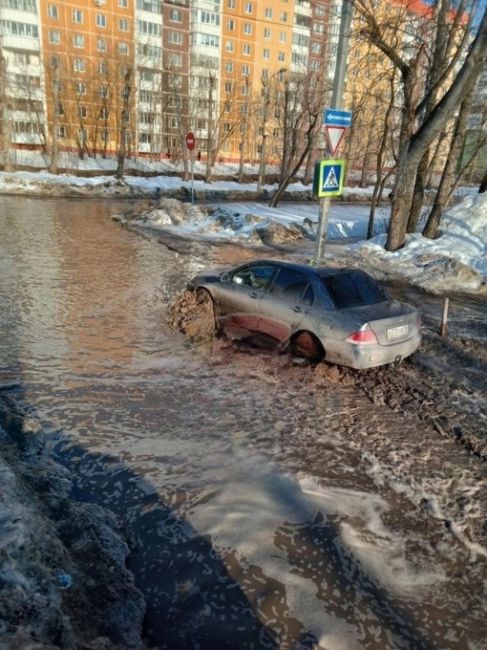 На Липатова и Автозаводской сегодня. Море..