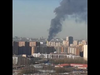 Сильный пожар на Софийской 
 
Как сообщает МЧС города, горят паллеты в двухэтажном здании по адресу Грузовой..