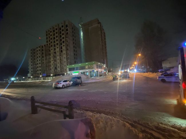 Трое детей пострадали в аварии на Объединения в Новосибирске 

Все случилось вчера поздно вечером. Honda..
