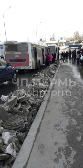 Площадь Восстания, 15.03.2024 г., всё для удобства..