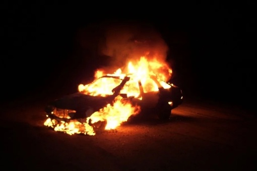 🔥 Сегодня рано утром в деревне Семичи Краснокамского округа сгорел автомобиль с человеком внутри.

По..