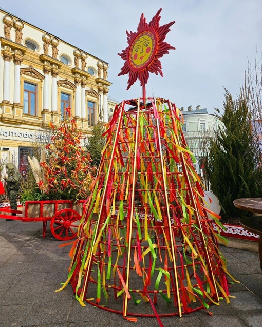 Кузнецкий мост в рамках фестиваля "Московская Масленица"

Фото..