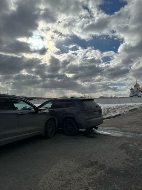 На сельскохозяйственной улице в сторону берёзовой..