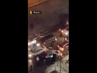 В новосибирском ЖК пьяный водитель протаранил несколько машин

Пьяный нарушитель уходил от полицейской..