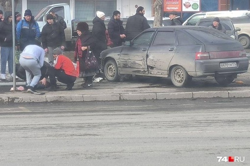 В Челябинске легковушка вылетела на остановку и снесла ребенка 

Инцидент произошел на улице Комарова в..