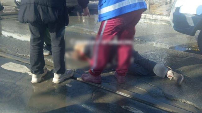 Приехала неотложка: в Самаре на ул. Красноармейской сбили женщину 15 февраля 

Пострадавшая без сознания

В..