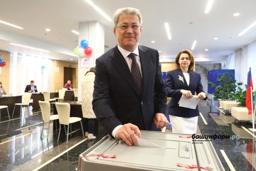 ‼️В Башкирии открылись избирательные участки

Радий и Каринэ Хабировы уже успели проголосовать..