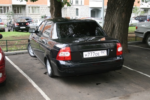 В Волгограде в одном из МРЭО женщина написала заявление на получение «блатных» номеров для всей семьи.....