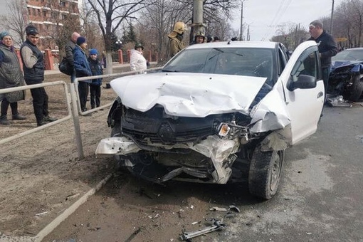В Самаре пьяный водитель устроил ДТП с участием 5 автомобилей 

Авария произошла днем 2 апреля 2024 года на..