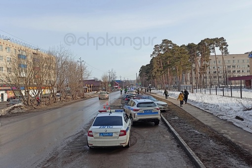 ‼️Вчера в Кунгуре водитель в неадекватном состоянии врезался в стоящие на парковке автомобили. 

2 апреля в..