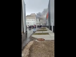 Пожар на Игумновском шоссе в Дзержинске локализован на площади в 400 «квадратов», из здания эвакуировано 125..