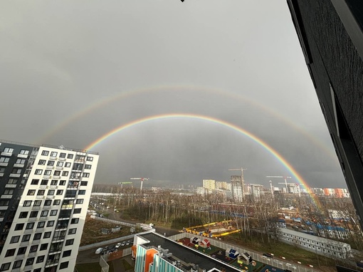 🌈В Москве после дождя была замечена двойная..