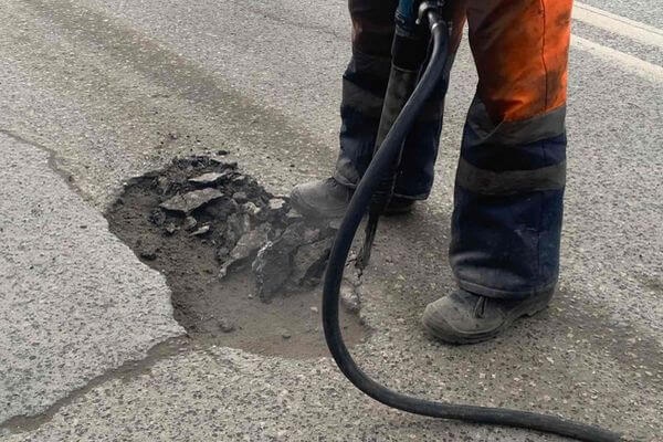 Устранять ямы на дорогах в 7 районах Самары продолжат в 2025 году 

Работы будут идти до конца июня. 
 
МП..