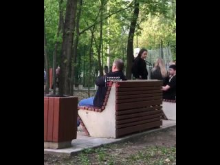 🗣️ подписчица заметила странного мужчину в возрасте, который в парке Станкозавод снимал на телефон..