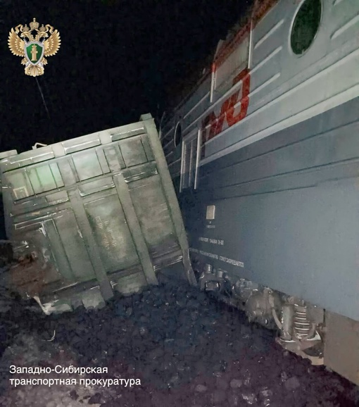 Пассажирский поезд врезался в грузовые вагоны в Манском районе

Все случилось в полночь 2 марта между..