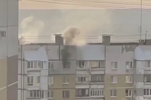В Самаре на Ново-Вокзальной сгорела квартира 

Черный столб дыма было видно за несколько километров

Крупный..