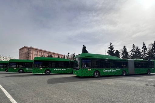 Сегодня были представлены новые автобусы-гармошки, которые скоро появятся на дорогах Челябинска

Автобусы..