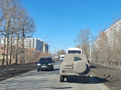 Ребята, на улице грязь, мойки часто заняты по несколько часов и не у всех есть время и возможность каждый день..