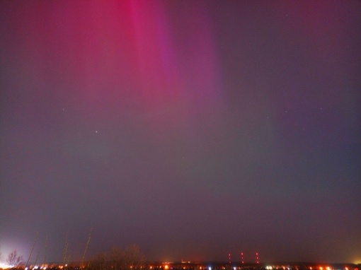 Еще фото северного сияния сегодня в Перми около пол первого ночи 

Фото: Марина..