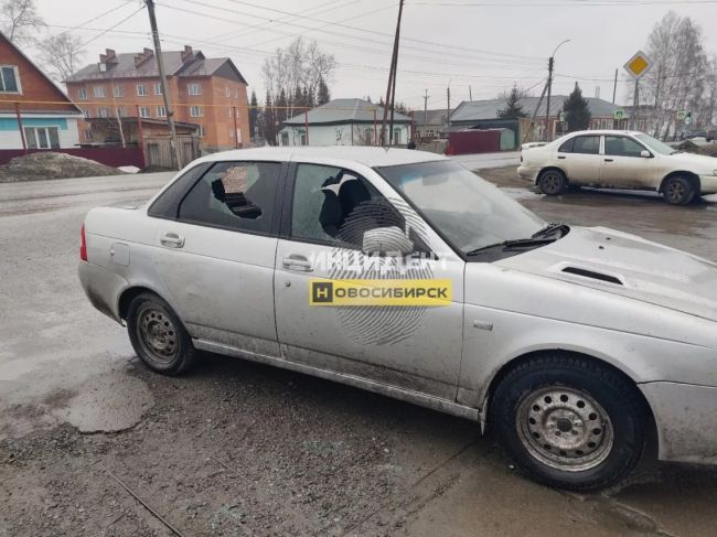 Владелец авто сообщил, что злоумышленник "оставил его, хромого, без машины"

В посёлке Мошково под..
