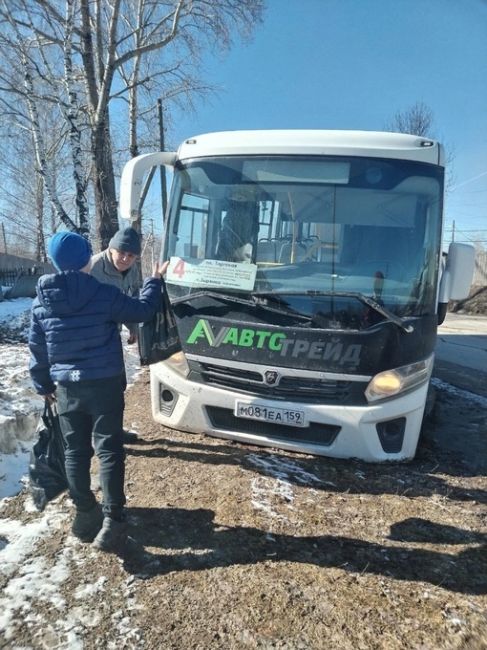 Жители Березников жалуются на автобусы: «один попал в ДТП, у другого колеса..