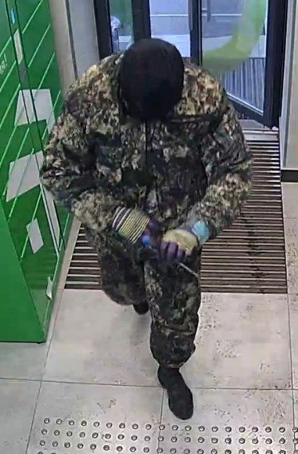 Сбербанк объявил вознаграждение за информацию о преступнике, взорвавшем банкомат в Омске 
 
— Разыскивается..