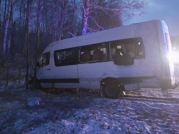 В Новосибирской области в ДТП с маршруткой и грузовиком пострадали девять человек

В ДТП с маршруткой и..