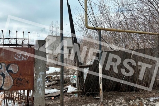 В Московском районе Казани подростки нашли наркотики в заброшенном здании и решили попробовать их. 
 
Один из..