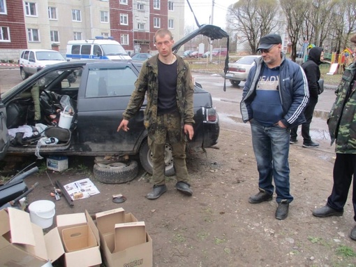 Целый арсенал нашли у жителя Ленобласти в машине в Толмачево.

Нетрезвый мужчина сообщил, что ружьё..