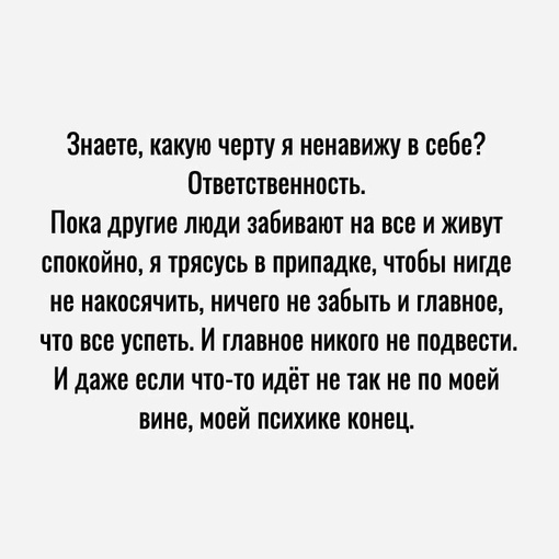 Родители года обнаружились в Подмосковье: пьяные мужчина и женщина уснули прямо на лавке рядом с коляской со..