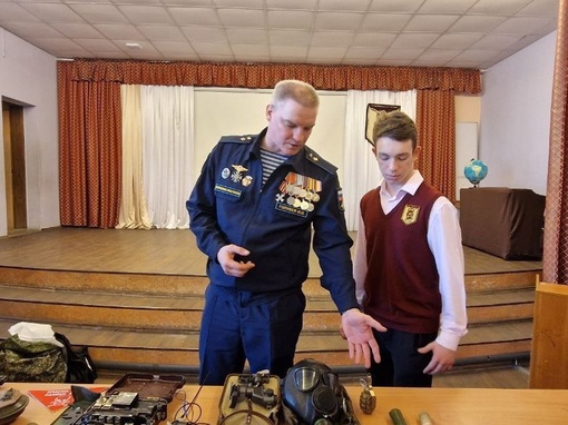 Ветеран боевых действий и участник СВО посетил лицей №82

Максим Голубев выступил перед школьниками с..