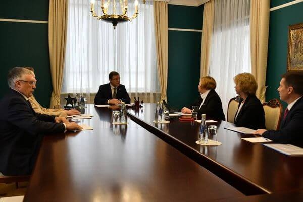 Губернатор Самарской области встретился с новым руководителем Поволжского банка Сбербанка 

Им стала..