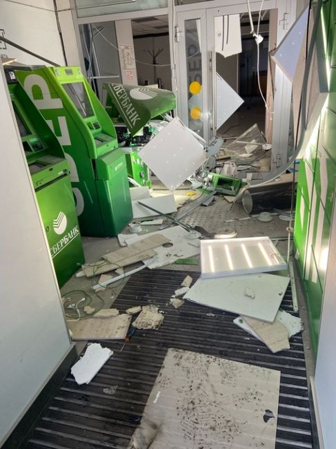 Сбербанк объявил вознаграждение за информацию о преступнике, взорвавшем банкомат в Омске 
 
— Разыскивается..
