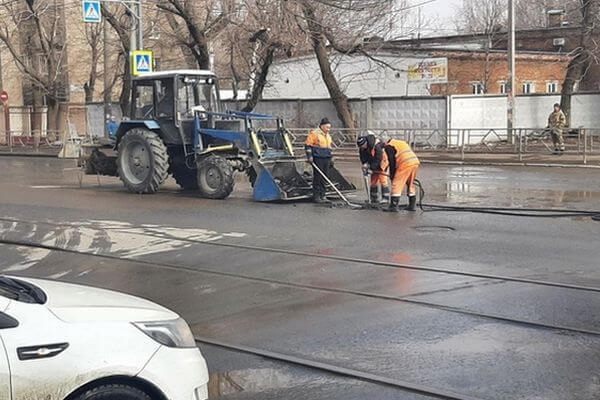 В Самаре до конца апреля обследуют улицу Советской Армии 

Жители рассказали о ямах на этой дороге. 
 
Жители..