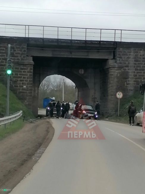 От подписчиков 

Под жд аркой между Фролами и Няшино сбили велосипедиста. Проезд в обе стороны временно..