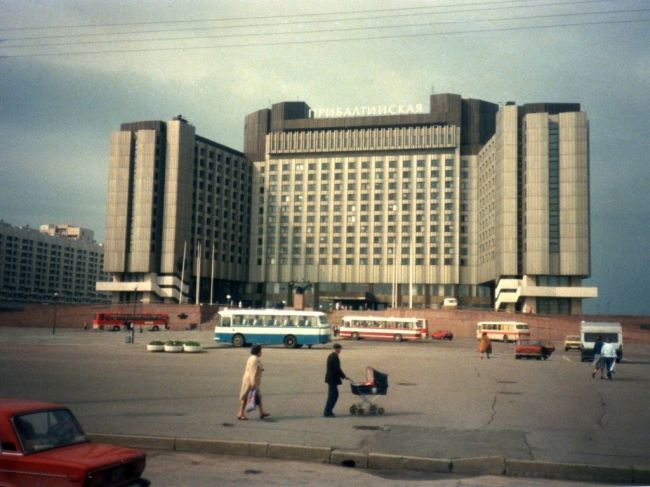 Гостиница «Прибалтийская» в 1987 году. Те самые место и время, благодаря которым молодые ленинградки могли..