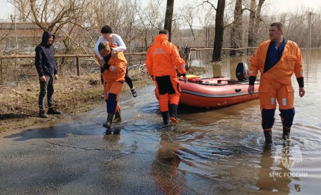 В реке Самара уровень воды повысился до опасного значения 

Вода прибывает

В Самарской области продолжает..