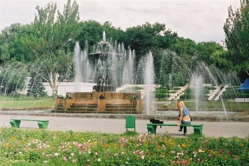 Минутка ностальгии — фотоснимки с улиц Ростова, которым больше 25 лет. Многие взрослые тогда еще сами были..