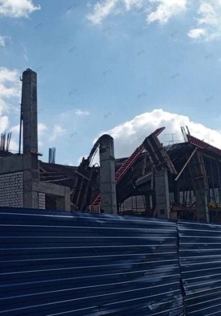 Строящееся здание школы обрушилось в Павлово.

Стройка в переулке Правика должна была завершиться в конце..