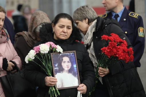 В Петербурге сегодня вспоминают жертв теракта в метро 
 
Сегодня — седьмая годовщина теракта в..