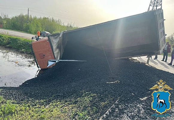 В Самарской области прокуратура проводит проверку по факту ДТП, в котором погибли 4 человека 

Авария..