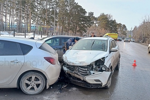 ‼️Вчера в Кунгуре водитель в неадекватном состоянии врезался в стоящие на парковке автомобили. 

2 апреля в..