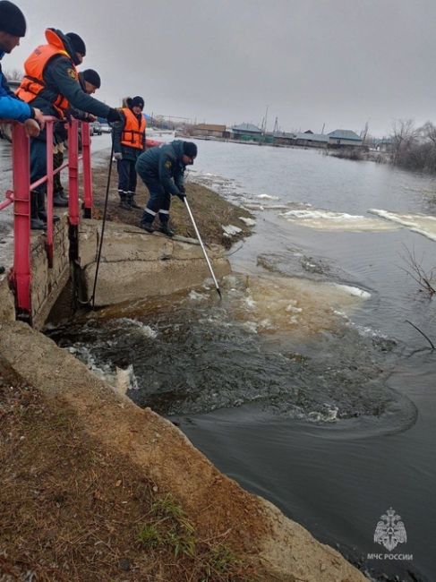 Продолжаются действия по предотвращению наводнений на Южном Урале

В Нагайбакском муниципальном районе..