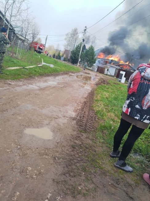 От подписчиков

В Ласьве на ул. Совхозная, произошел крупный пожар. Один дом сгорел полностью, второй тоже..