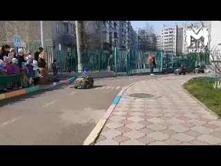 Пока взрослые ждут парад в честь Дня Победы, у детей в Красноярске он уже прошёл.

В детском саду номер 40 всё..