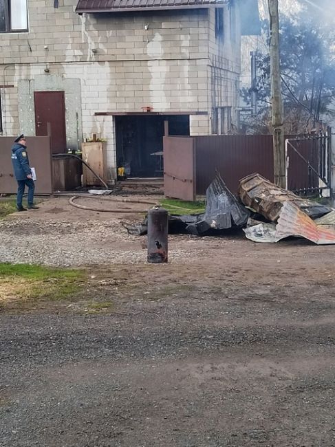 От подписчиков

В Ласьве на ул. Совхозная, произошел крупный пожар. Один дом сгорел полностью, второй тоже..